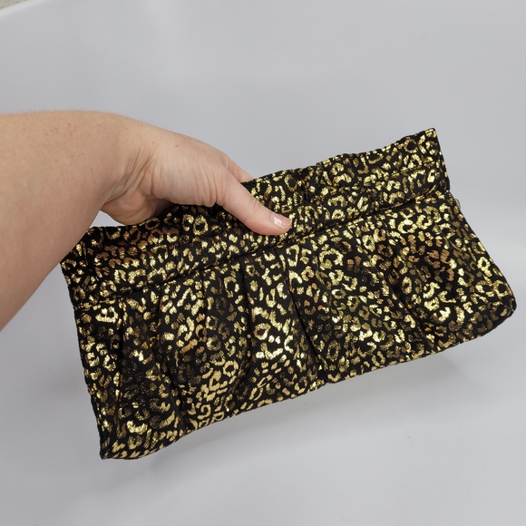 ⭐️4/25 Express Cheetah Print Clutch Ruffle Zipper Top Y2K Black & Gold 11"x6" - Picture 7 of 9